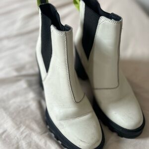 White Sorel chunky heels (waterproof)